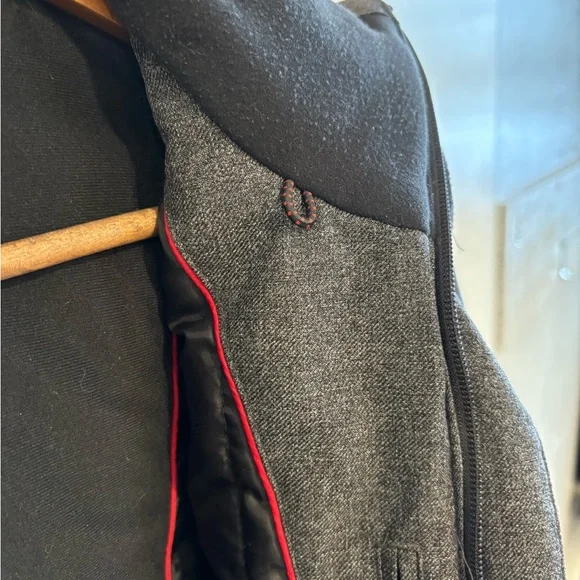 Mountain Warehouse Men’s Hooded Jacket.   Size XS.   Waterproof. - Picture 7 of 12